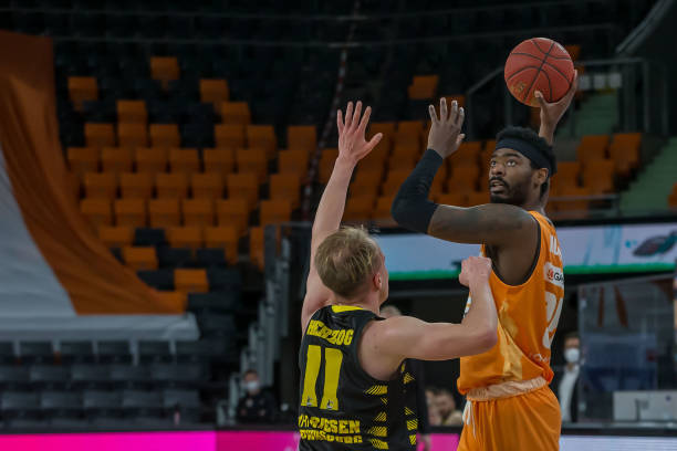 这背后透露 这背后透露